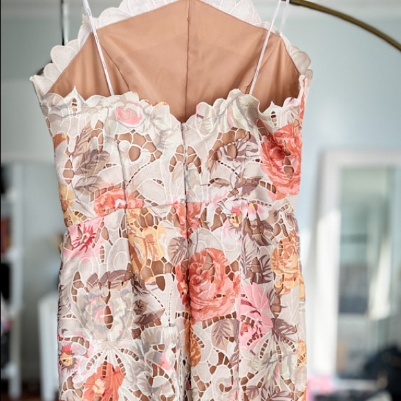 ELLIATT Peplum Dress - Picture 5 of 9